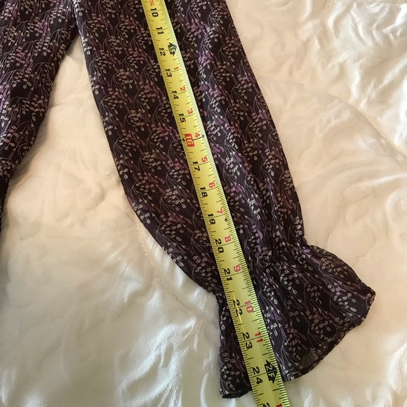 Ann Taylor Blouse.  Blouson style.  Size 6 - Picture 6 of 9